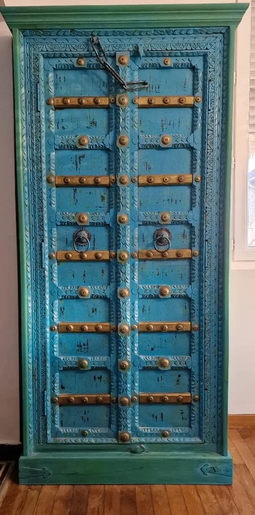 Armoire bleue